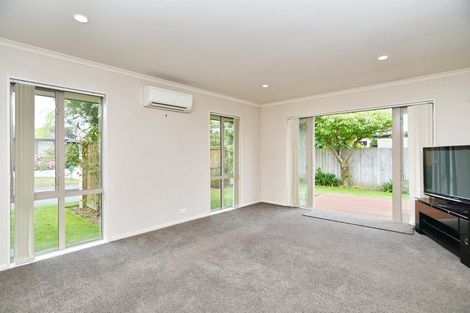 Photo of property in 9 Scarlet Lane, Redwood, Christchurch, 8051