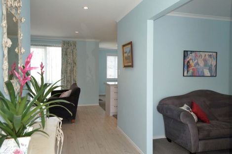 Photo of property in 9 Barbados Way, One Tree Point, 0118