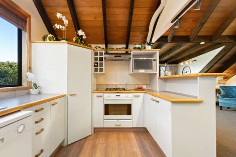 Photo of property in 138a Wynyard Crescent, Fernhill, Queenstown, 9300