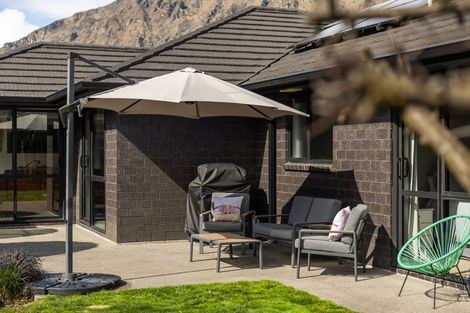 Photo of property in 6 Alluvial Court, Arthurs Point, Queenstown, 9371