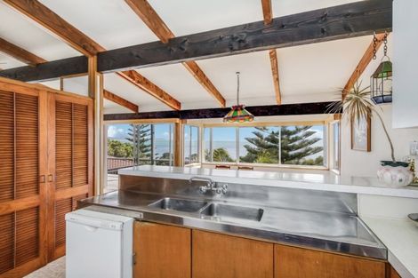 Photo of property in 216 Vipond Road, Stanmore Bay, Whangaparaoa, 0932