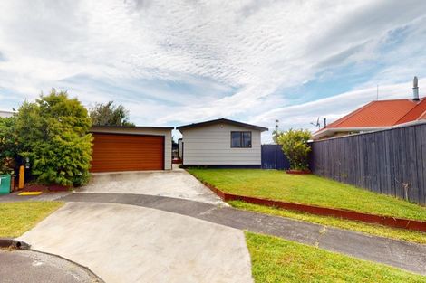 Photo of property in 23 Colonial Place, Kelvin Grove, Palmerston North, 4414