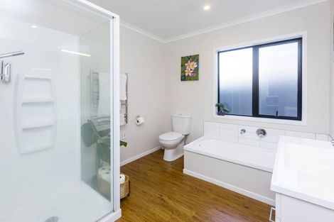 Photo of property in 12 Pattullo Crescent, Wallaceville, Upper Hutt, 5018