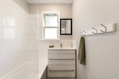 Photo of property in 28 Coates Street, Tawa, Wellington, 5028