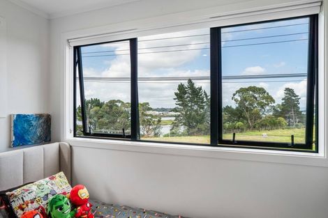 Photo of property in 2/141 Wallace Road, Mangere Bridge, Auckland, 2022