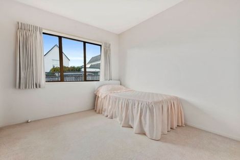 Photo of property in 1/22 Woodbridge Lane, Milford, Auckland, 0620