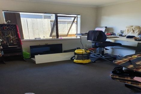 Photo of property in 15 Christobel Circle, Huntington, Hamilton, 3210