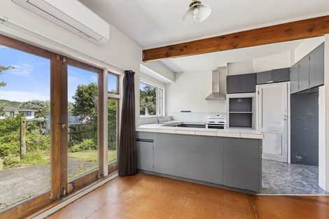 Photo of property in 52 Main Road, Titahi Bay, Porirua, 5022
