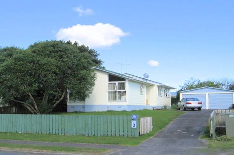 Photo of property in 3 Serrano Place, Clover Park, Auckland, 2023