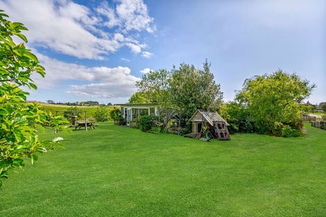 Photo of property in 126 Holmes Road, Waiuku, 2682