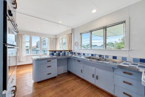 Photo of property in 111 Karaka Street, Castlecliff, Whanganui, 4501