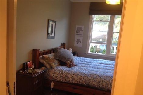 Photo of property in 36 Edinburgh Terrace, Berhampore, Wellington, 6023