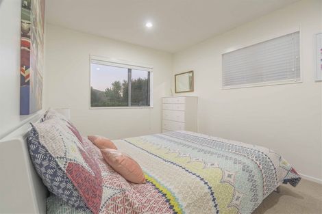 Photo of property in 13 Bintulu Place, Fairview Heights, Auckland, 0632