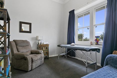 Photo of property in 233 Shakespeare Street, Leamington, Cambridge, 3432