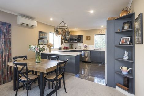 Photo of property in 30 Kilkenny Place, Fitzherbert, Palmerston North, 4410