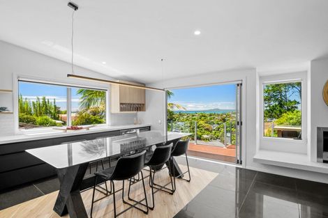 Photo of property in 282 Glamorgan Drive, Northcross, Auckland, 0630