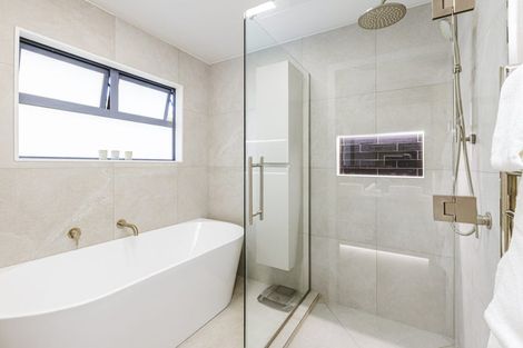 Photo of property in 13 The Glade North, Pukekohe, 2120