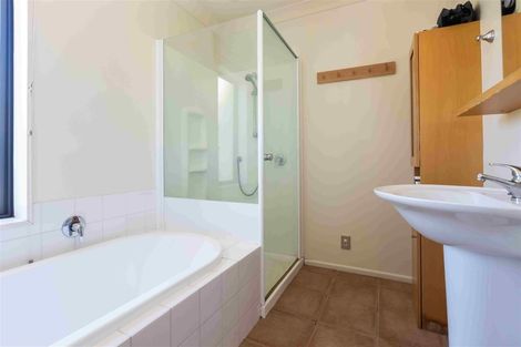 Photo of property in 28 Kinsella Crescent, Aidanfield, Christchurch, 8025