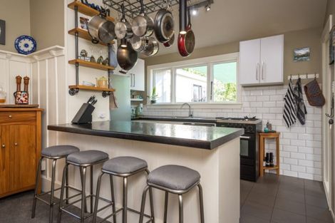 Photo of property in 35 North Parade, Richmond, Christchurch, 8013