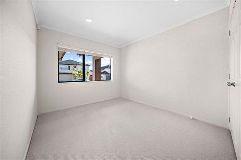 Photo of property in 8 Pennygale Close, Flat Bush, Auckland, 2016