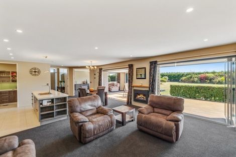 Photo of property in 10 Whitcombe Place, Darfield, 7571