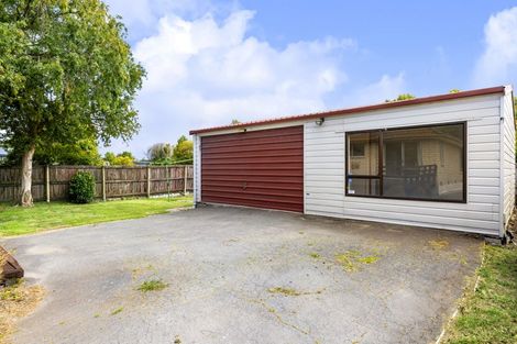 Photo of property in 27 Denniston Crescent, Redwood, Christchurch, 8051