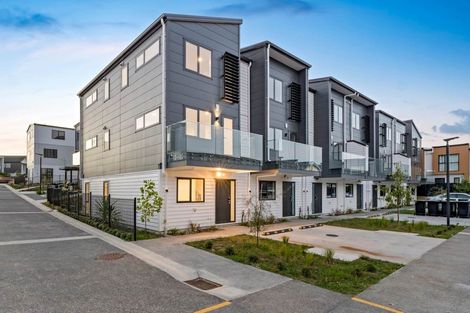 Photo of property in 16 Dotterel Place, Westgate, Auckland, 0614