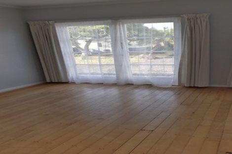 Photo of property in 28-30 Lake Pupuke Drive, Takapuna, Auckland, 0622