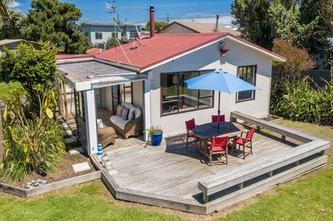Photo of property in 657 Waitarere Beach Road, Waitarere Beach, Levin, 5510
