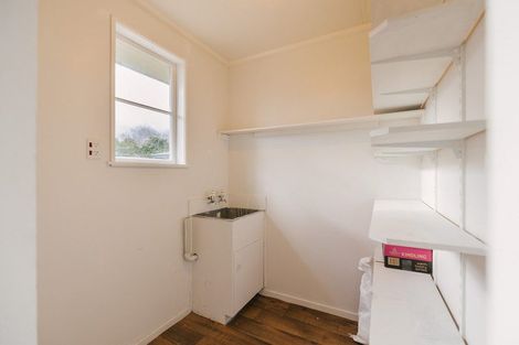 Photo of property in 25 Mokau Place, Terrace End, Palmerston North, 4410