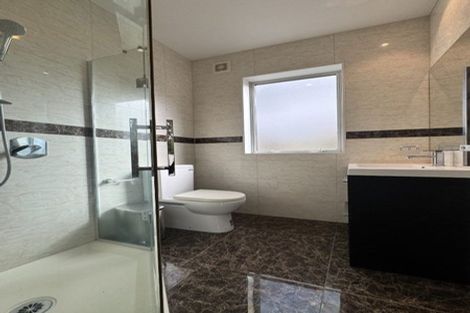 Photo of property in 39 Travis View Drive, Fairview Heights, Auckland, 0632