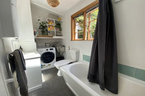 Photo of property in 171 Marine Parade, Seatoun, Wellington, 6022