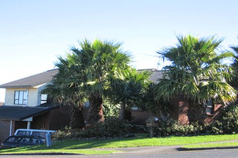 Photo of property in 49 Goodwood Drive, Goodwood Heights, Auckland, 2105