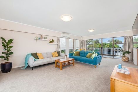 Photo of property in 221 Vipond Road, Stanmore Bay, Whangaparaoa, 0932