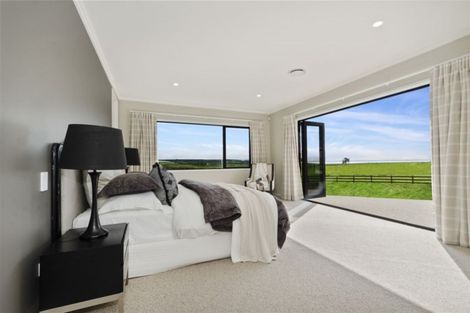 Photo of property in 80 Ewen Place, Karaka, Papakura, 2580