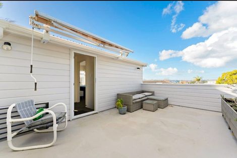 Photo of property in 19 Allington Road, Massey, Auckland, 0614