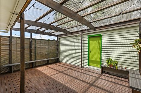 Photo of property in 185 Waimumu Road, Massey, Auckland, 0614