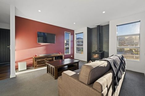 Photo of property in 12 Magnetic Place, Cromwell, 9310