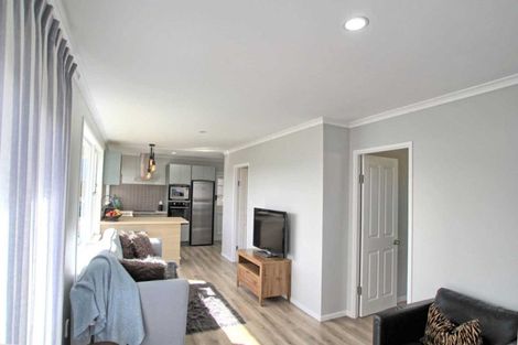 Photo of property in 1/3 Flaxdale Street, Birkdale, Auckland, 0626