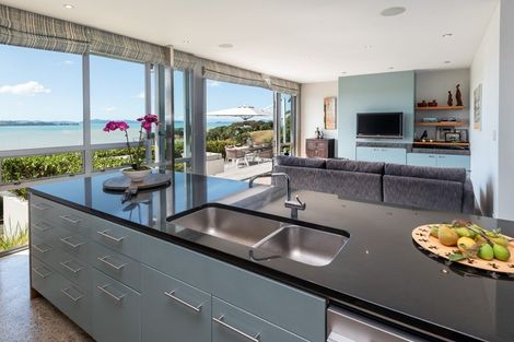 Photo of property in 848 Clevedon Kawakawa Road, Clevedon, Papakura, 2585