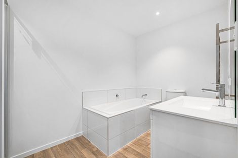 Photo of property in 37c Tawhiri Road, One Tree Hill, Auckland, 1061