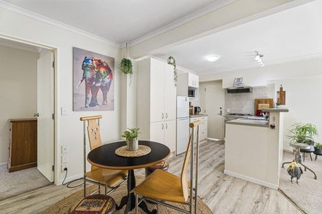 Photo of property in 2 Melandra Road, Stanmore Bay, Whangaparaoa, 0932