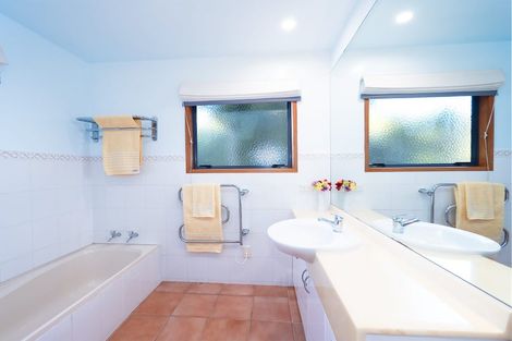 Photo of property in 19 Bayview Road, Paihia, 0200