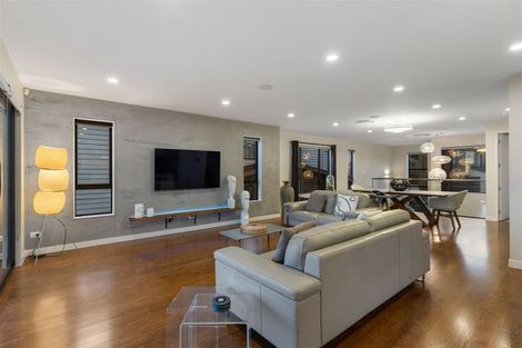 Photo of property in 19 Turutu Place, Long Bay, Auckland, 0630