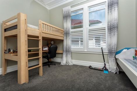 Photo of property in 11 Cheltenham Road, Devonport, Auckland, 0624