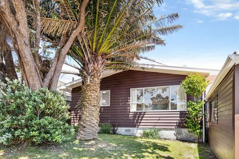 Photo of property in 57a Stewart Drive, Newlands, Wellington, 6037