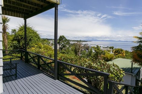 Photo of property in 2/202 Lake Terrace, Waipahihi, Taupo, 3330