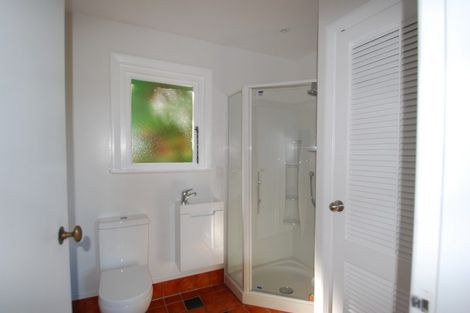 Photo of property in 2 Rangiora Avenue, Kaiwharawhara, Wellington, 6035