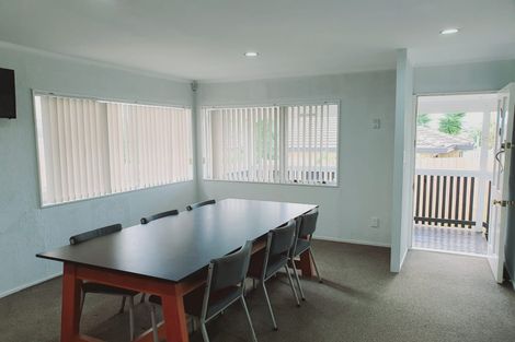 Photo of property in 2 Bill Phillip Place, Clendon Park, Auckland, 2103