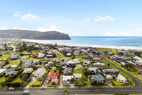Photo of property in 220a Ocean Road, Whangamata, 3620